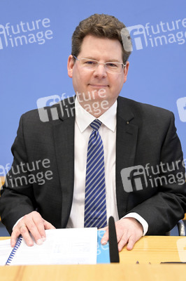 Bundespressekonferenz Gemeinschaftsdiagnose der Wirtschaftsforschungsinstitute Frühjahr 2023 in Berlin