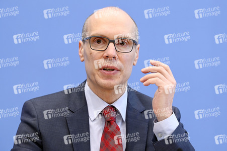 Bundespressekonferenz Gemeinschaftsdiagnose der Wirtschaftsforschungsinstitute Frühjahr 2023 in Berlin