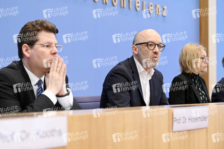 Bundespressekonferenz Gemeinschaftsdiagnose der Wirtschaftsforschungsinstitute Frühjahr 2023 in Berlin