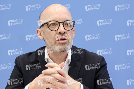 Bundespressekonferenz Gemeinschaftsdiagnose der Wirtschaftsforschungsinstitute Frühjahr 2023 in Berlin