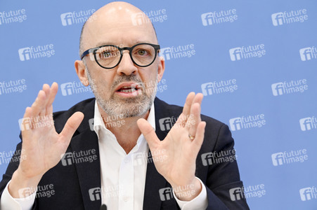 Bundespressekonferenz Gemeinschaftsdiagnose der Wirtschaftsforschungsinstitute Frühjahr 2023 in Berlin