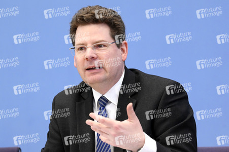 Bundespressekonferenz Gemeinschaftsdiagnose der Wirtschaftsforschungsinstitute Frühjahr 2023 in Berlin