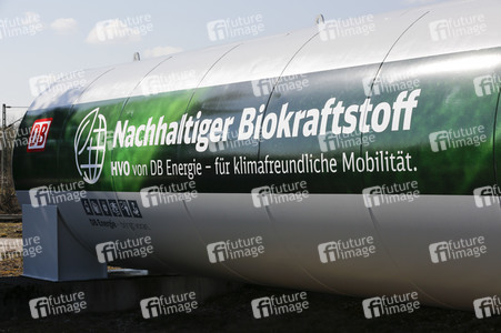 Eröffnung Lok-Tankstelle in München