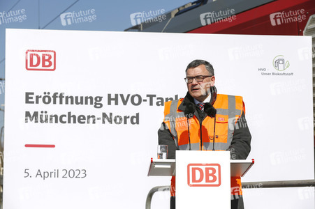Eröffnung Lok-Tankstelle in München