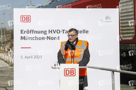 Eröffnung Lok-Tankstelle in München