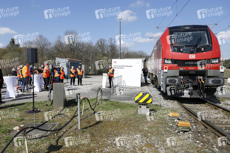 Eröffnung Lok-Tankstelle in München