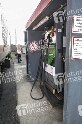 Eröffnung Lok-Tankstelle in München