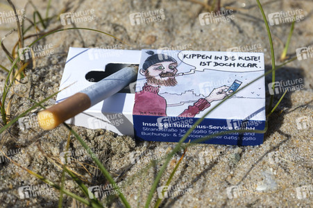 Symbolfoto Rauchen in der Natur