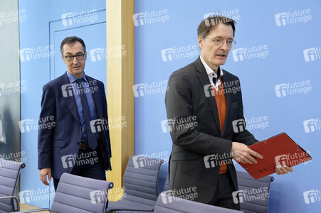Bundespressekonferenz Cannabis-Gesetzespläne in Berlin