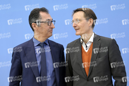 Bundespressekonferenz Cannabis-Gesetzespläne in Berlin