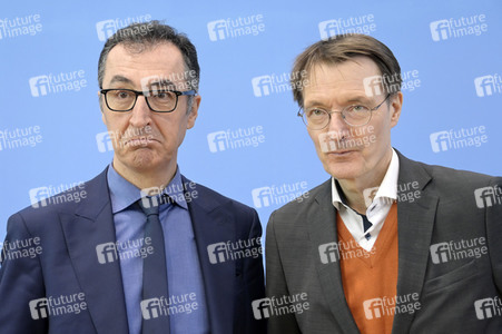 Bundespressekonferenz Cannabis-Gesetzespläne in Berlin