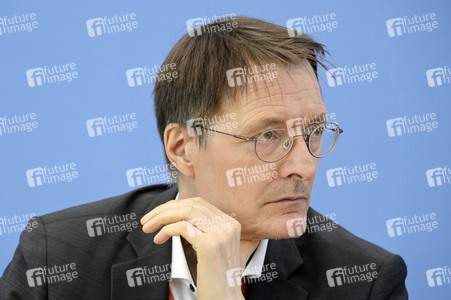 Bundespressekonferenz Cannabis-Gesetzespläne in Berlin