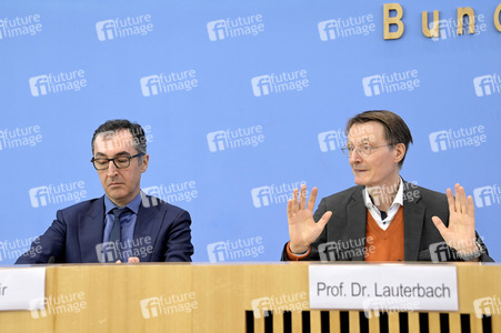 Bundespressekonferenz Cannabis-Gesetzespläne in Berlin