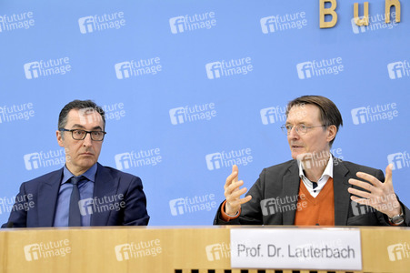 Bundespressekonferenz Cannabis-Gesetzespläne in Berlin