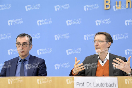 Bundespressekonferenz Cannabis-Gesetzespläne in Berlin