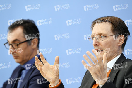 Bundespressekonferenz Cannabis-Gesetzespläne in Berlin