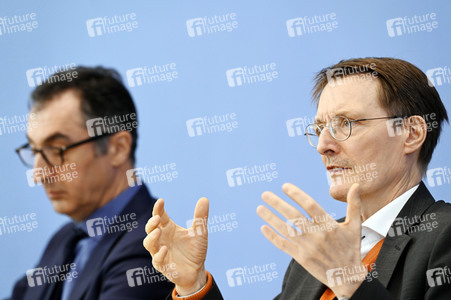 Bundespressekonferenz Cannabis-Gesetzespläne in Berlin