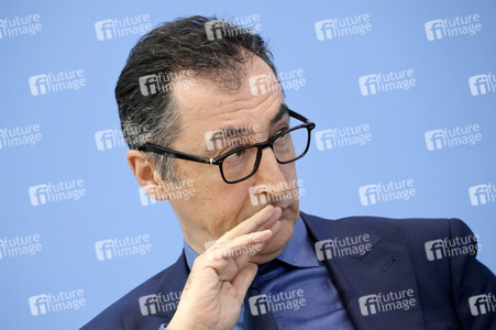 Bundespressekonferenz Cannabis-Gesetzespläne in Berlin