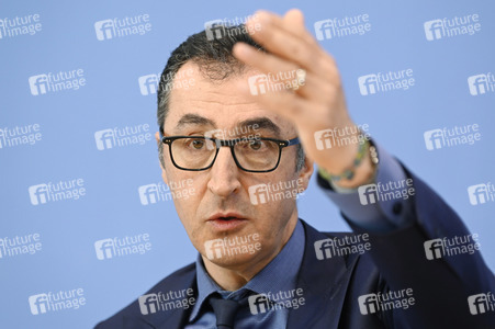 Bundespressekonferenz Cannabis-Gesetzespläne in Berlin
