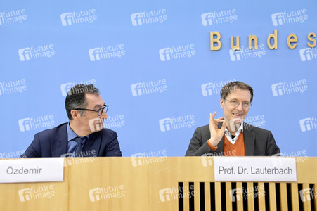 Bundespressekonferenz Cannabis-Gesetzespläne in Berlin