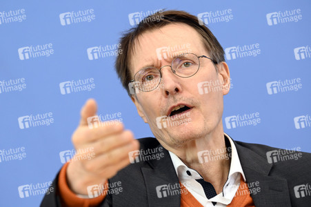 Bundespressekonferenz Cannabis-Gesetzespläne in Berlin