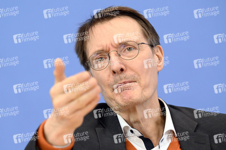 Bundespressekonferenz Cannabis-Gesetzespläne in Berlin