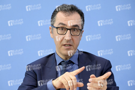 Bundespressekonferenz Cannabis-Gesetzespläne in Berlin