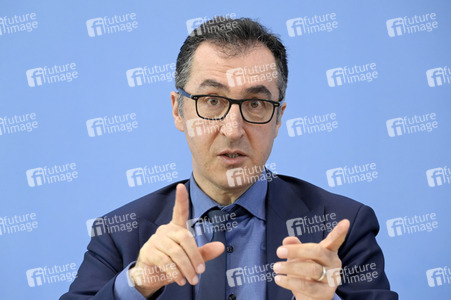Bundespressekonferenz Cannabis-Gesetzespläne in Berlin