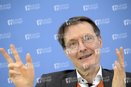 Bundespressekonferenz Cannabis-Gesetzespläne in Berlin
