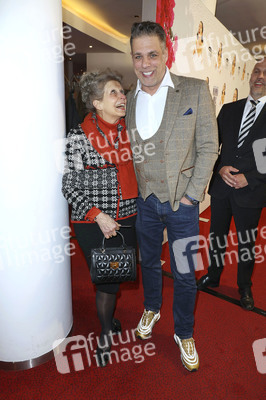 Musicalpremiere 'Mamma Mia!' in Hamburg