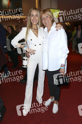 Musicalpremiere 'Mamma Mia!' in Hamburg