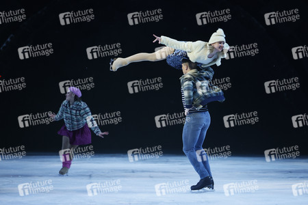 Eisrevue-Premiere 'Holiday on Ice - A New Day' in Erfurt
