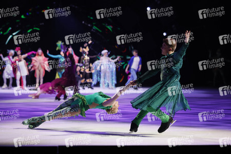 Eisrevue-Premiere 'Holiday on Ice - A New Day' in Erfurt