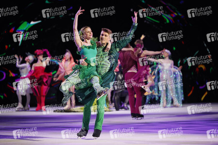 Eisrevue-Premiere 'Holiday on Ice - A New Day' in Erfurt