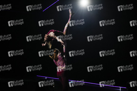 Eisrevue-Premiere 'Holiday on Ice - A New Day' in Erfurt