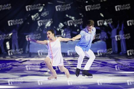 Eisrevue-Premiere 'Holiday on Ice - A New Day' in Erfurt