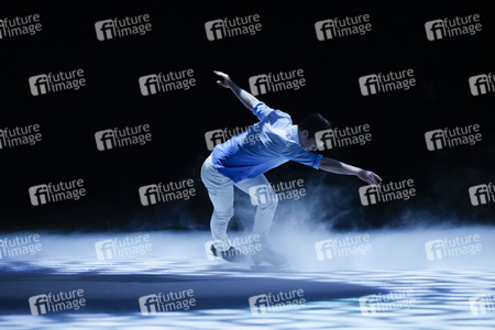 Eisrevue-Premiere 'Holiday on Ice - A New Day' in Erfurt