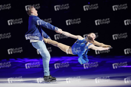 Eisrevue-Premiere 'Holiday on Ice - A New Day' in Erfurt