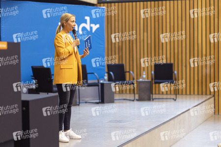 Premiere 'Irgendwas mit Medien' in Weimar