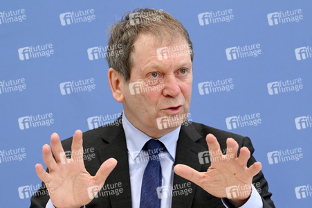 Bundespressekonferenz Prüfbericht zur Berechnung der deutschen Treibhausgasemissionen in Berlin
