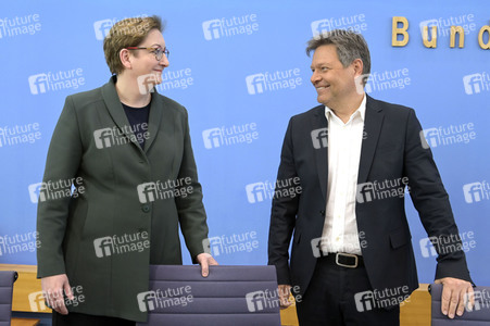 Bundespressekonferenz Novelle des Gebäudeenergiegesetzes und das neue Förderkonzept erneuerbares Heizen in Berlin