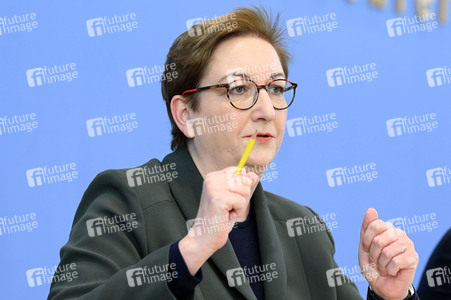 Bundespressekonferenz Novelle des Gebäudeenergiegesetzes und das neue Förderkonzept erneuerbares Heizen in Berlin