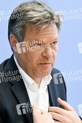 Bundespressekonferenz Novelle des Gebäudeenergiegesetzes und das neue Förderkonzept erneuerbares Heizen in Berlin