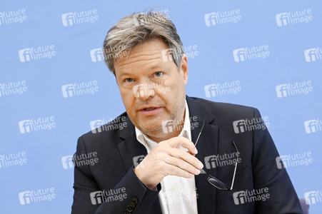 Bundespressekonferenz Novelle des Gebäudeenergiegesetzes und das neue Förderkonzept erneuerbares Heizen in Berlin
