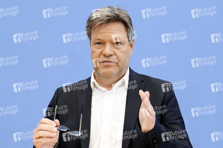 Bundespressekonferenz Novelle des Gebäudeenergiegesetzes und das neue Förderkonzept erneuerbares Heizen in Berlin