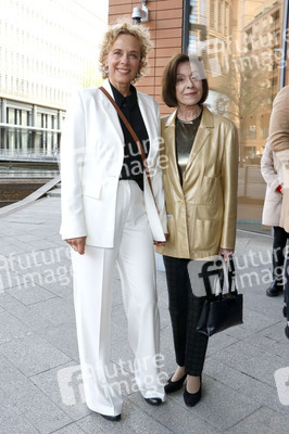 Theaterpremiere 'Stolz und Vorurteil *oder so' in Berlin
