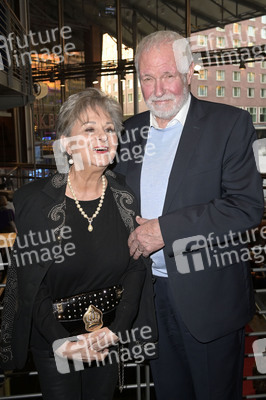 Theaterpremiere 'Stolz und Vorurteil *oder so' in Berlin