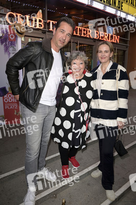 Theaterpremiere 'Stolz und Vorurteil *oder so' in Berlin