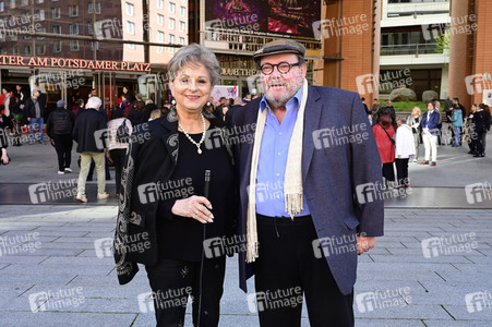 Theaterpremiere 'Stolz und Vorurteil *oder so' in Berlin