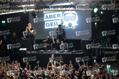 Party mit Gestört aber Geil